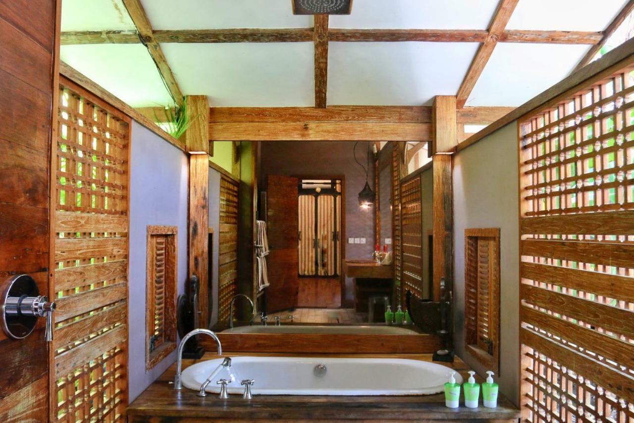 Villa Bhuvana With Private Swimming Pool Gili Trawangan Exterior photo